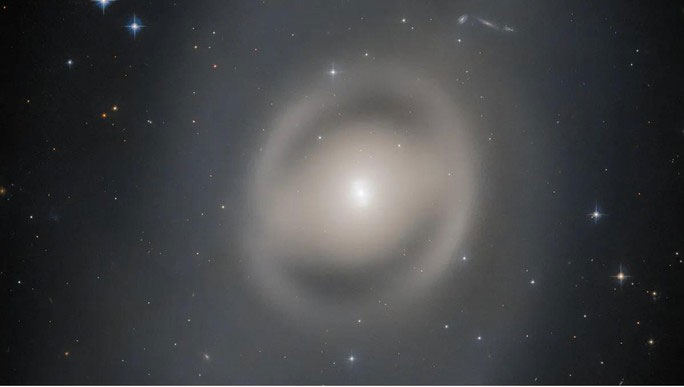 Bóng ma kỳ ảo NGC 6684