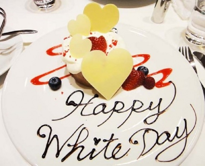 Trong ngày Valentine Trắng, bánh quy, kẹo và socola trắng được ưa chuộng thay vì những loại socola thông thường.