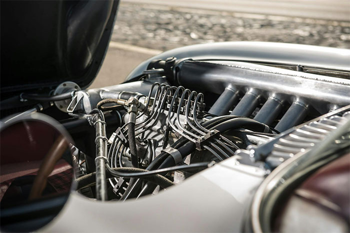 mercedes-benz-300-slr-uhlenhaut-coupe-5