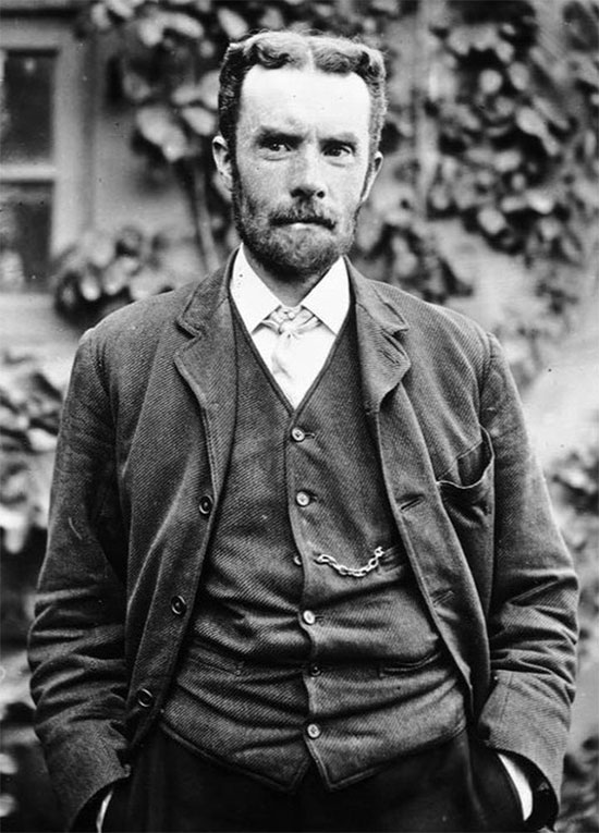 Oliver Heaviside thích sơn móng tay màu hồng