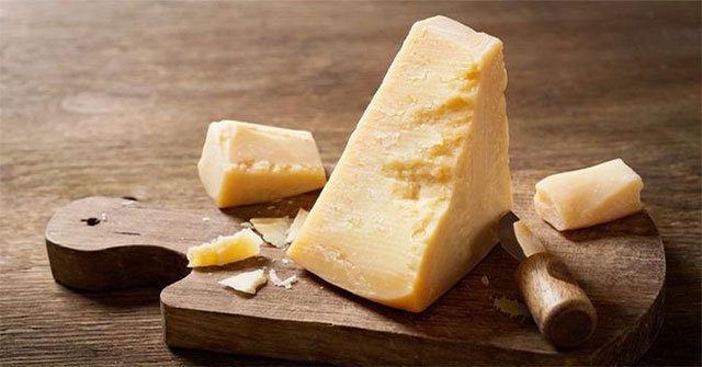 Sự thật ít người biết về loại phô mai gây tranh cãi