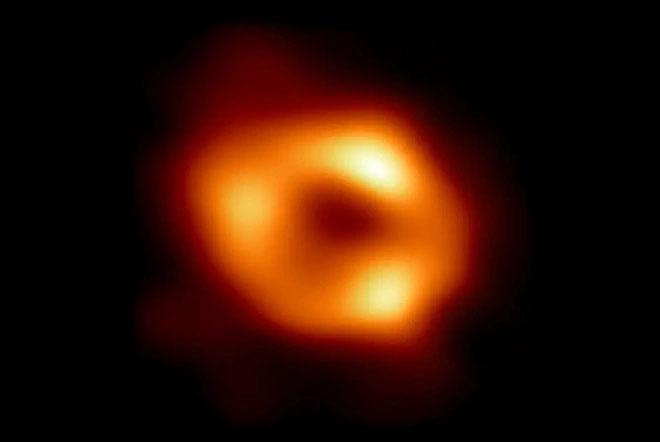 lo-den-1-1 Hình ảnh lỗ đen khổng lồ Sagittarius A*.
