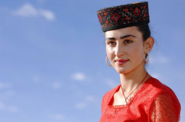 nguoi-tajik-1 Chủng tộc da trắng mang nét đẹp đặc trưng của người châu Âu.